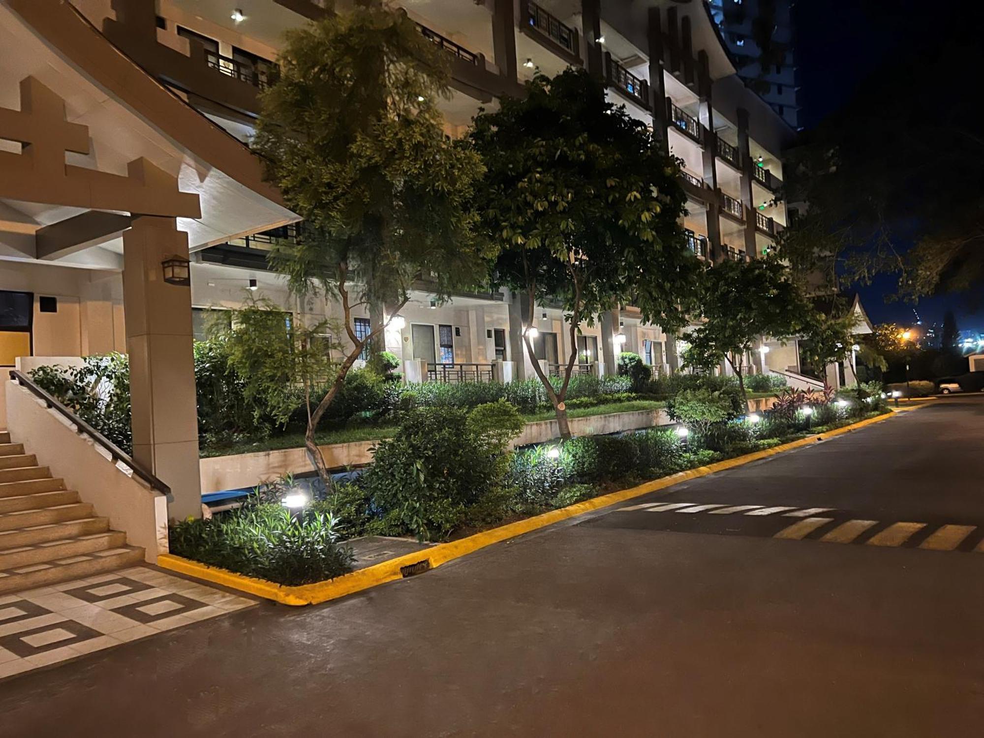 Stunning 2Br Apt, 65 Sq M Netflix At Rosewood Pointe Residences Near Bgc Manila Zewnętrze zdjęcie